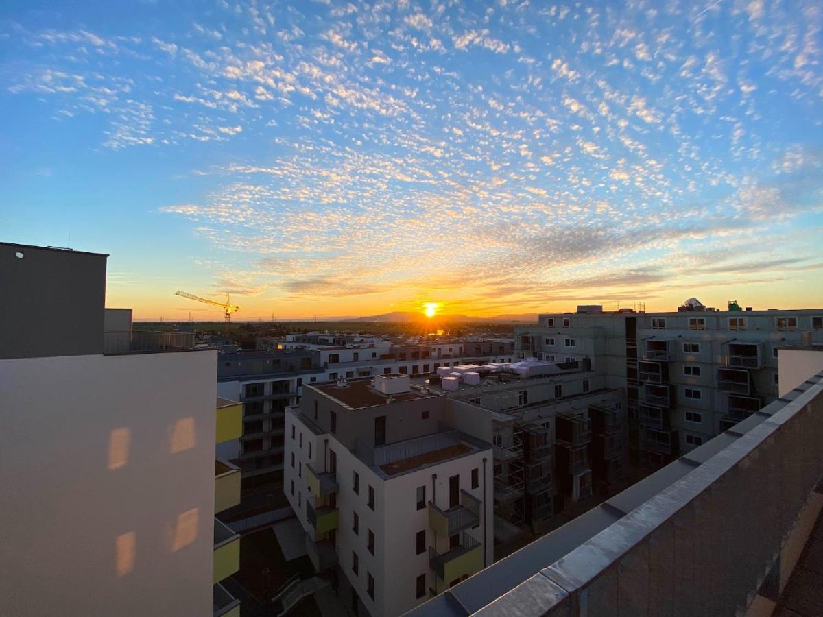 Sonnenwohnen Penthouse Direkt Bei U-Bahn Und Therme Wien Mit Top Anbindung Ins Zentrum Esterno foto
